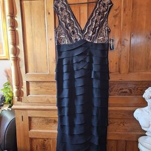 Classic Jessica Howard Black and Champagne Formal Maxi Dress.